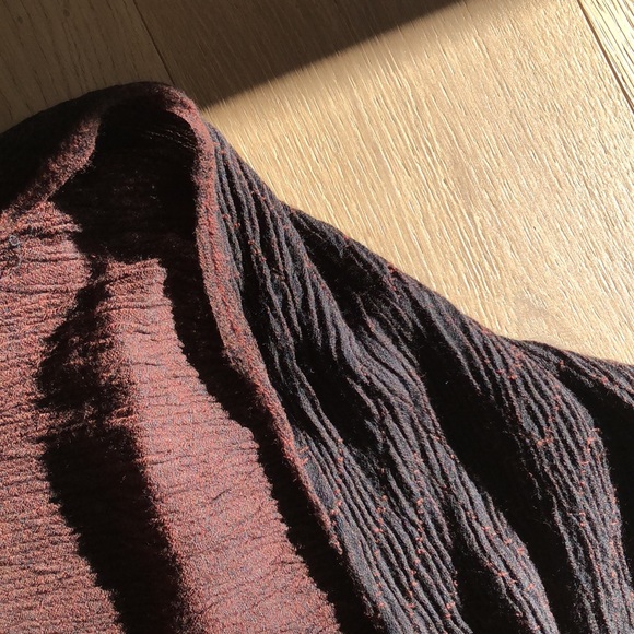 Long Woollen Scarf with burnt brown, beige and black woven paisley design. - Picture 5 of 9